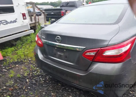 2017 Nissan Altima 2.5/2.5 S/2.5 Sl/2.5 Sr/2.5 Sv z USA, uszkodzony, nr VIN 1N4AL3AP4HC147091